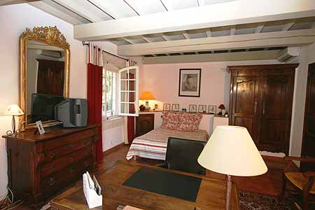 Location demeure, maison Baux de Provence, Alpilles : jolie chambre du mas